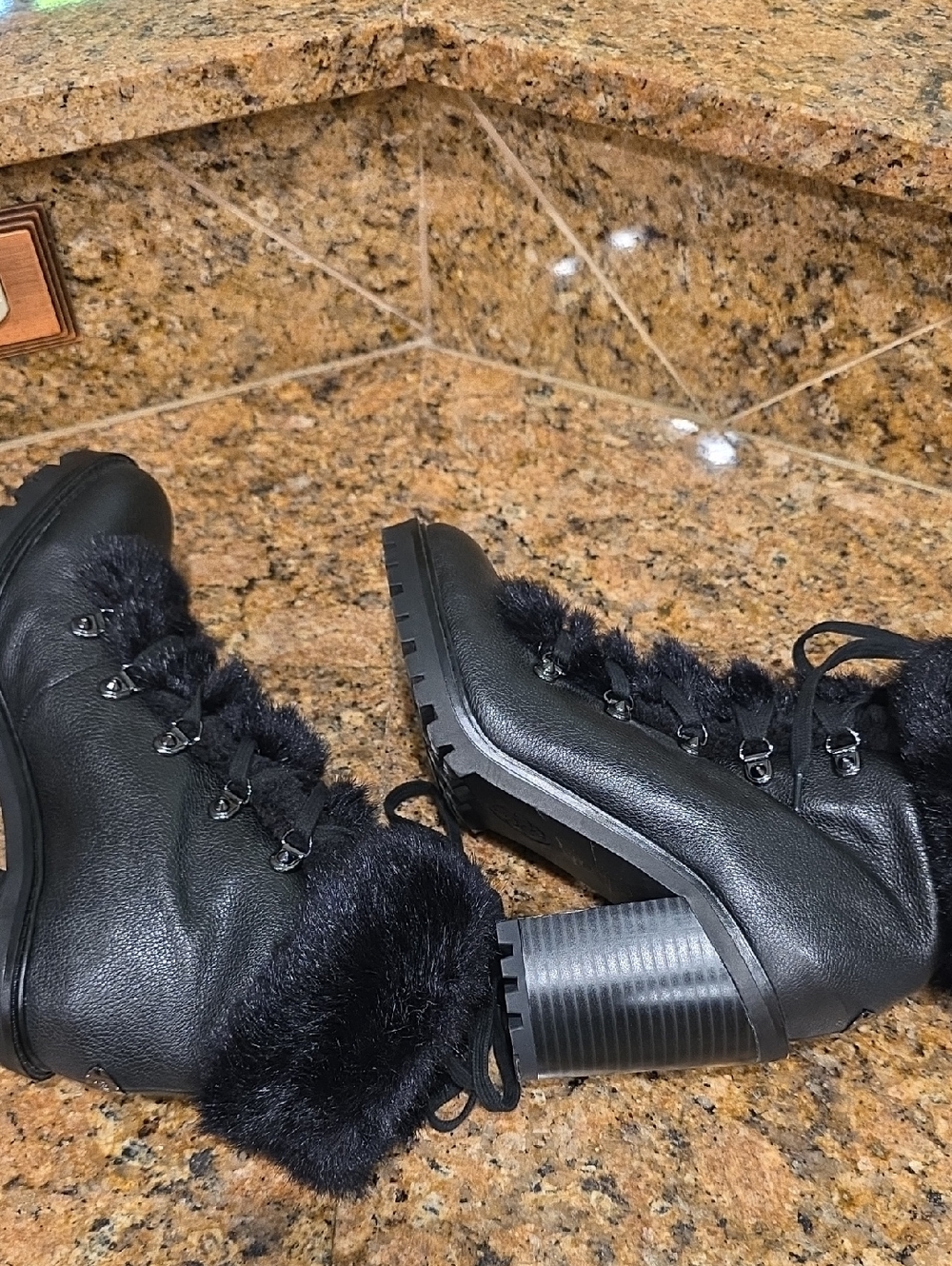 Guess Faux Fur Lined Block Heel Boots - SZ 10 - Picture 5 of 11